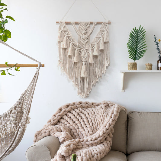 Soothera Macramé — tapeçaria de parede tecida à mão numa sala cozy