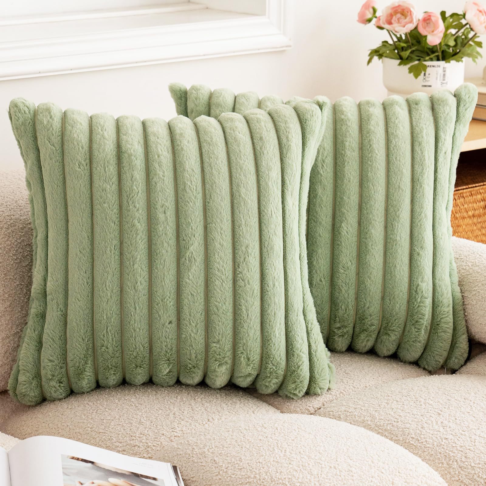 Soothera Plush Cushion — capa de almofada pelo canelado verde-sage